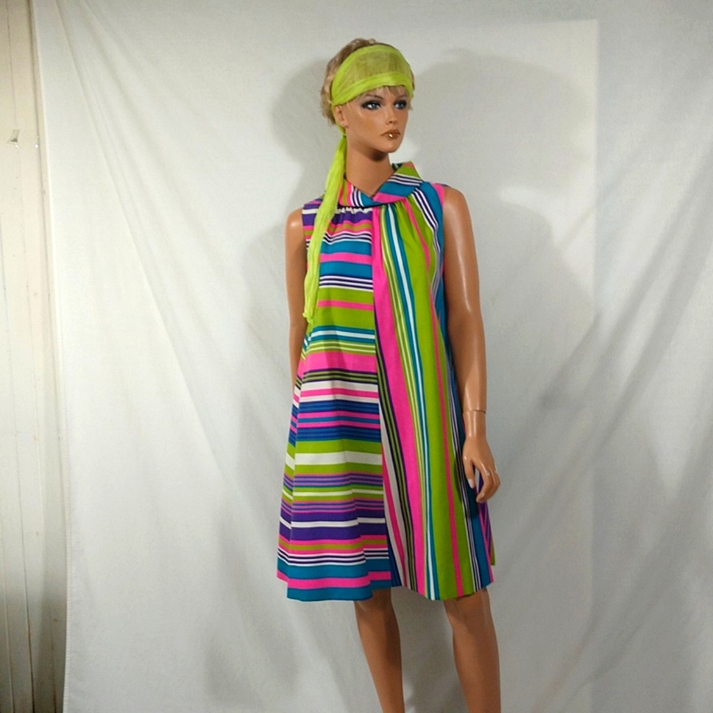 Vintage 60s babydoll dress 😍💚💜